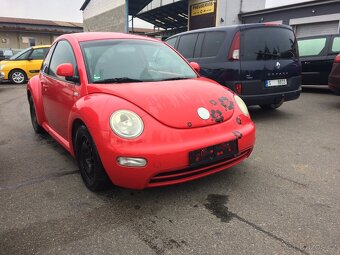 Volkswagen New Beatle 2,0i - 2