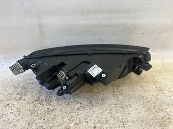 Přední levé led světlo Škoda Octavia 4 (015 B) - 2