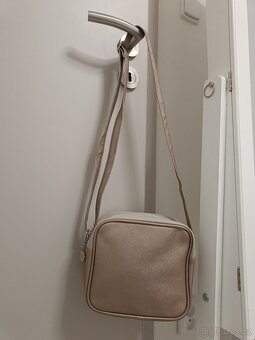 Zlatobéžová kabelka přes rameno Just - 2