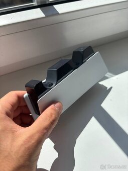 DualCharge pro nabíjení ovladačů PS5 - 2