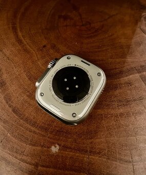 Apple Watch Ultra 49mm titanium - 2