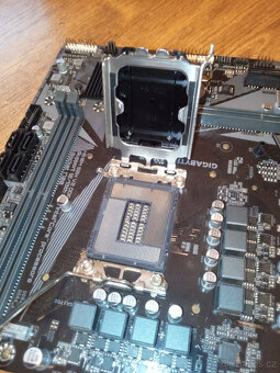 GIGABYTE H610M S2H V2 DDR4/LGA 1700/mATX - 2