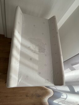 Přebalovací pult na kolečkách - 2