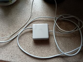 Nabíječka APPLE - 2