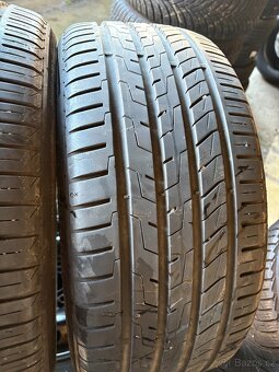 Letní pneu 235/40/19 - 2