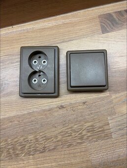 Zásuvky a vypínače - 2