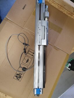 Festo lineární pneumatický pohon - 2