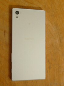 Sony Xperia Z5 - 2