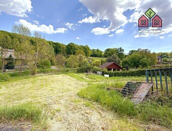 Stavební pozemek 1027 m2, příroda, Oparenské údolí, obec Vel - 2