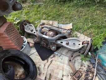 BMW E46 Diferenciál, poloosy, zadní napravníce, ramena - 2