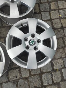 Prodám orig alu 15 škoda Octavia 2 5x112 ET 47 - 2