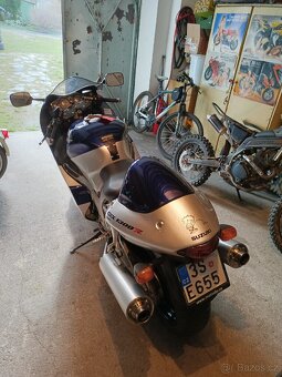 Suzuki GSX 1300 R - 2