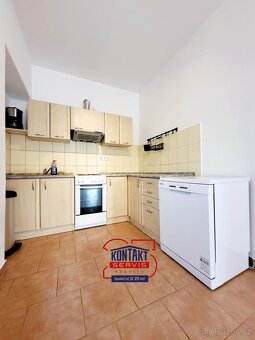 Pronájem bytu 2+1, 67 m2 s balkónem, centrum Českých Budějov - 2