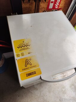 Pultový mrazák Zanussi 140l plně funkční - 2