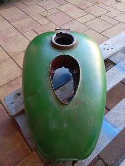 Jawa nádrž - 2