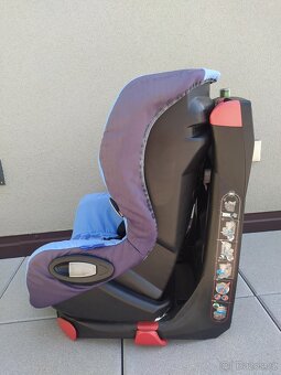 Autosedačka Bébé Confort AXISS - Otočná - 2