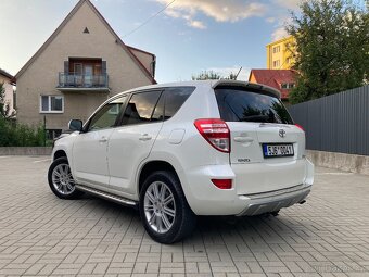 Toyota RAV4 2.2 D-4D, 4×4, automat | r.v. 2011 | Bílá perleť - 2