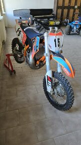 Ktm sx 50 2015 na velkých kolech - 2