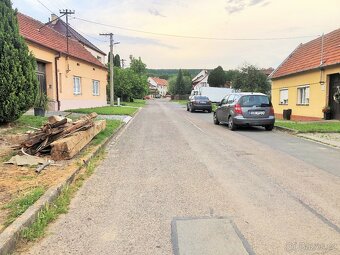Stavební pozemek 1105m2 UH. BROD - HAVŘICE - 2