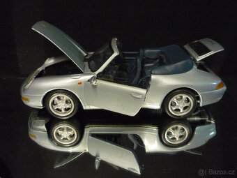 Porsche 911 Carrera Cabriolet Maisto 1/18 - 2