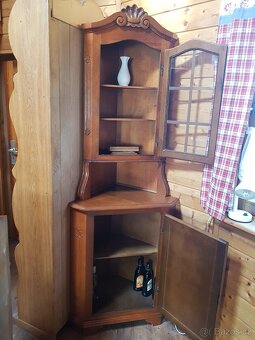 Rohová skříňka z masivu - 2