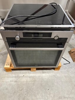 Vestavná trouba AEG - 2