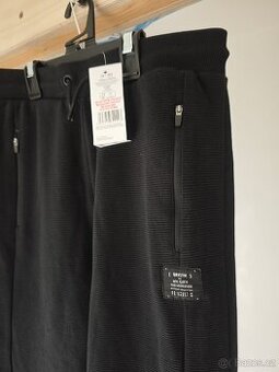 Prodám nové pánské / dětské Tepláky velikost 170 - 2