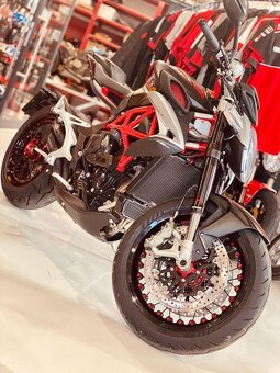 MV Agusta Brutale 800 Diablo Rosso III – limitovaná edice, l - 2