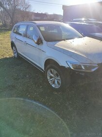 PASSAT B8 jen combi díly 8ks různé barvy - 2