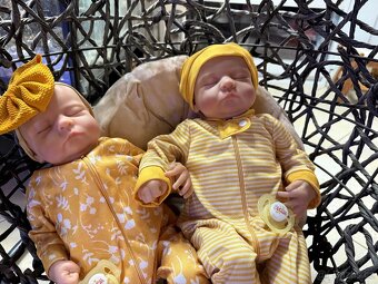 Realistická Reborn dvojčátka s příslušenstvím - 2