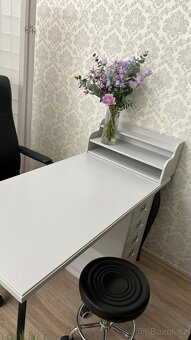 Práce  kadeřnice a manikérka - 2