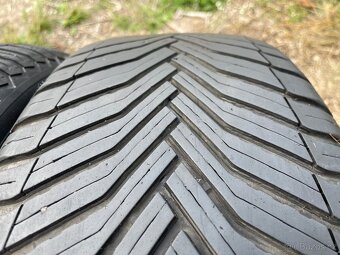 4ks. Celoroční pneu 215/55/17.zn. Michelin. - 2