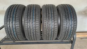 Pneu  205 45 R17 - 2