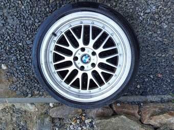 BMW 245/35/r19 - 2
