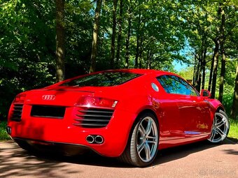 Audi R8 4.2 FSI Quattro R-Tronic - 2