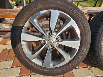 HYUNDAI i20 orig alu sada 195/55/16 TPMS Michelin - 2