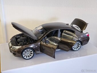 BMW E60 M5 1:18 Kyosho - 2