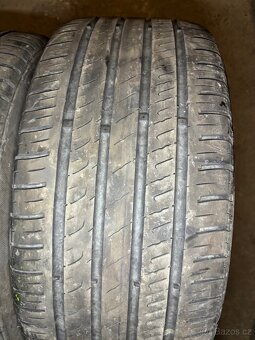 Gumy Barum Bravuris 5 225/45 R17 - 2