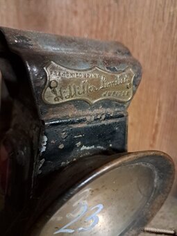 Historické kolo - petrolejová lampa MILLER - 2