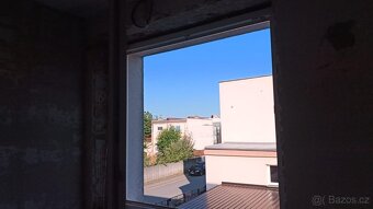 Plastové okno jednokřídlé š146x  v144 - 2