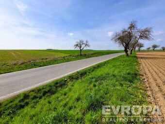 Prodej pozemků o celkové rozloze 27281 m² - 2