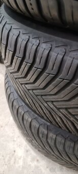 215/55 R17 - 2