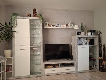 Obyvaci stěna - 2