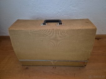 Retro šicí stroj - 2