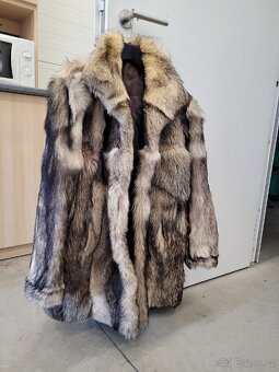 Dámský pravý kožich ( myslím z vlka ) - 2