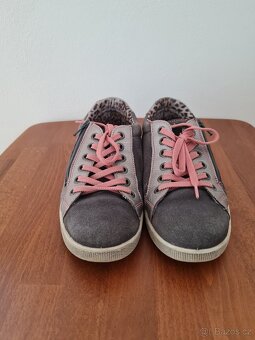 Dívčí boty zn.Bata vel.36 - 2