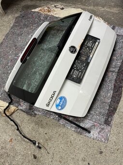 Škoda fabia 3 - kompletní kufrové páté dveře - 2