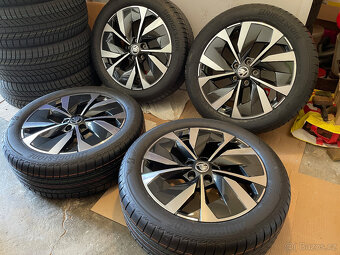 ŠKODA KAROQ NOVÁ R18 MIRAN letní BRIDGESTONE DOT2024 - 2