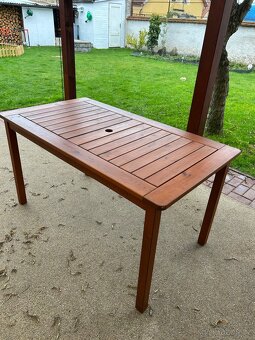 Dřevěný stůl - 2