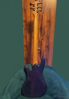 Baskytara Spector - 2